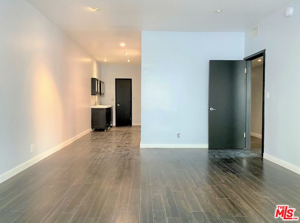 825 S Le Doux Rd Unit: 303