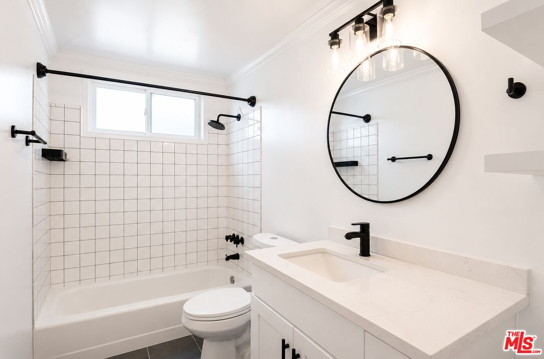 929 Idaho Ave Unit: 6