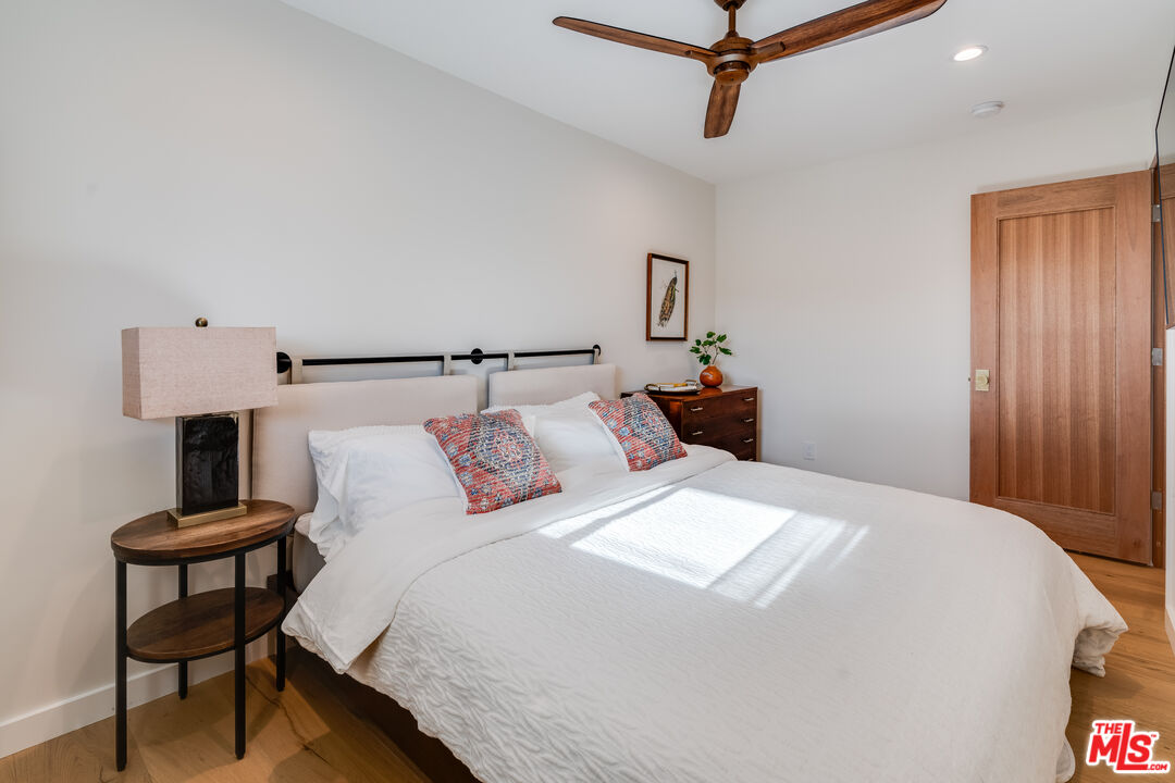 17 Sunset Ave Unit: 4