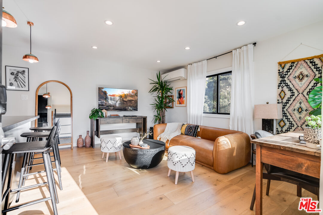 17 Sunset Ave Unit: 4