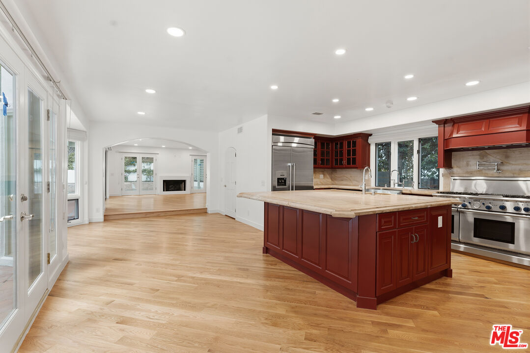 1200 N Doheny Dr