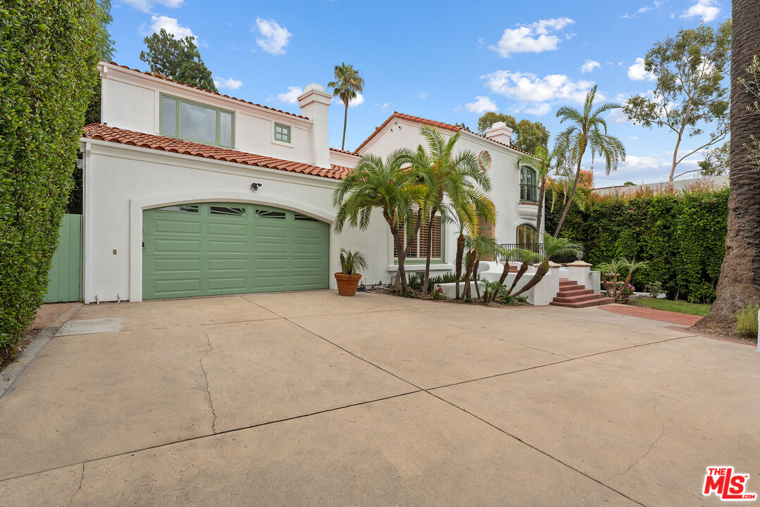 1200 N Doheny Dr