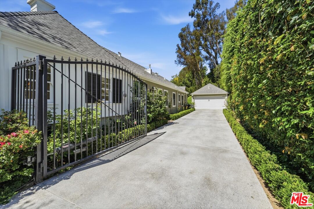 351 Veteran Ave