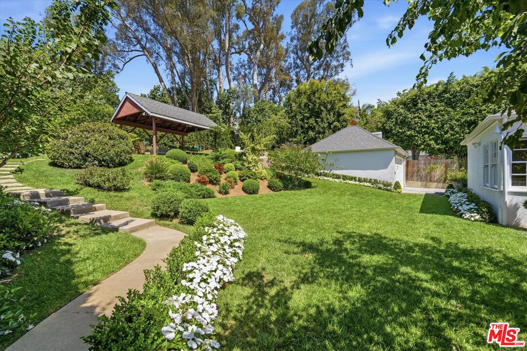 351 Veteran Ave