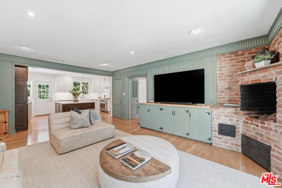 351 Veteran Ave