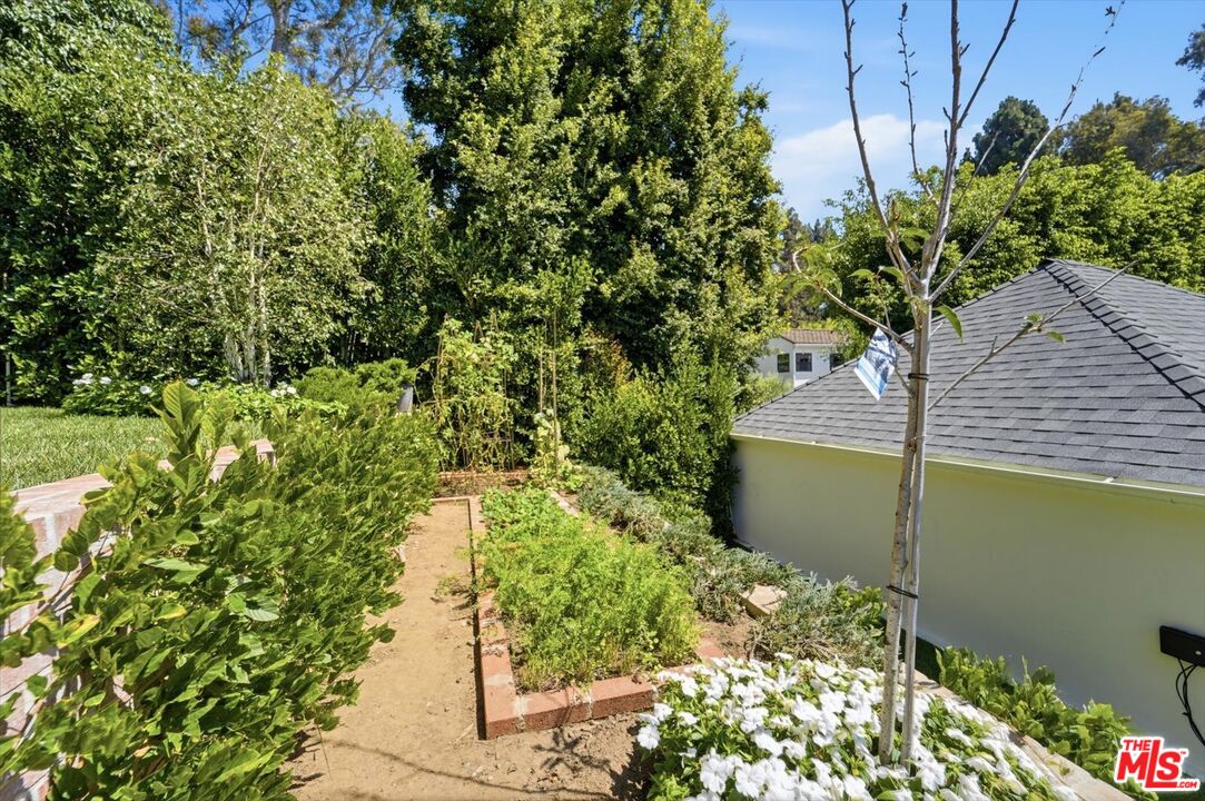 351 Veteran Ave