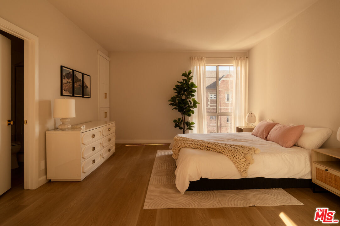 585 N Rossmore Ave Unit: 508