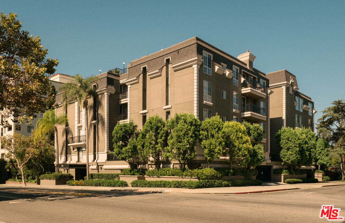 585 N Rossmore Ave Unit: 508