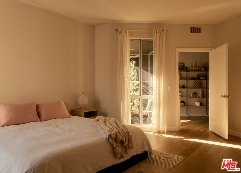 585 N Rossmore Ave Unit: 508