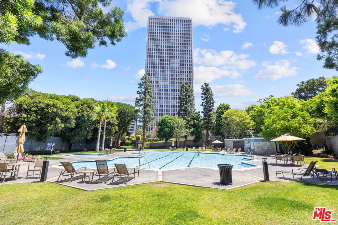 800 W 1st St Unit: 908