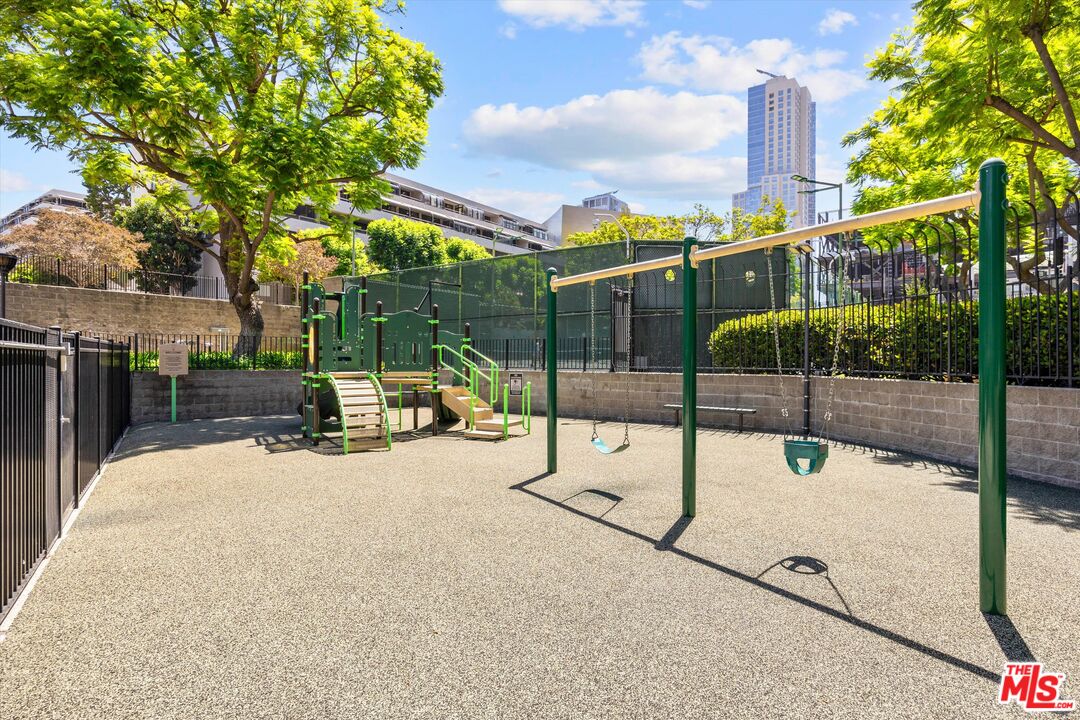 800 W 1st St Unit: 908