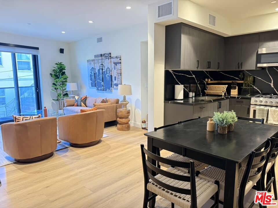 1110 S Spaulding Ave Unit: 204