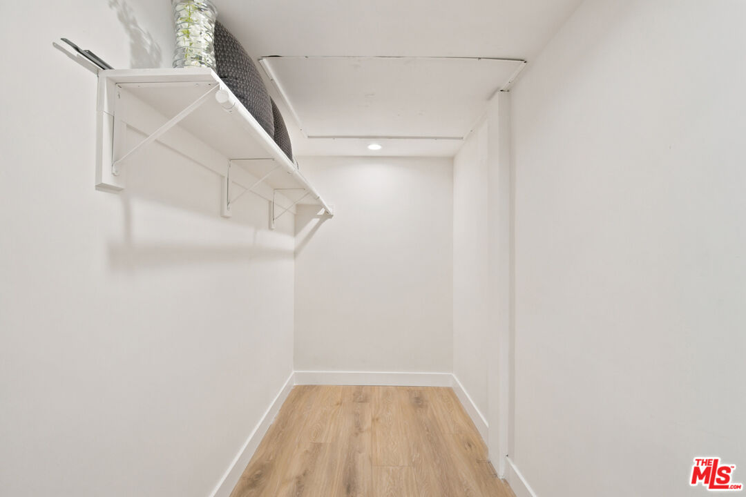 1434 N Poinsettia Pl Unit: 102