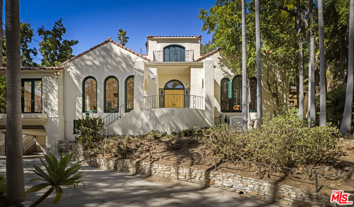 2586 Aberdeen Ave