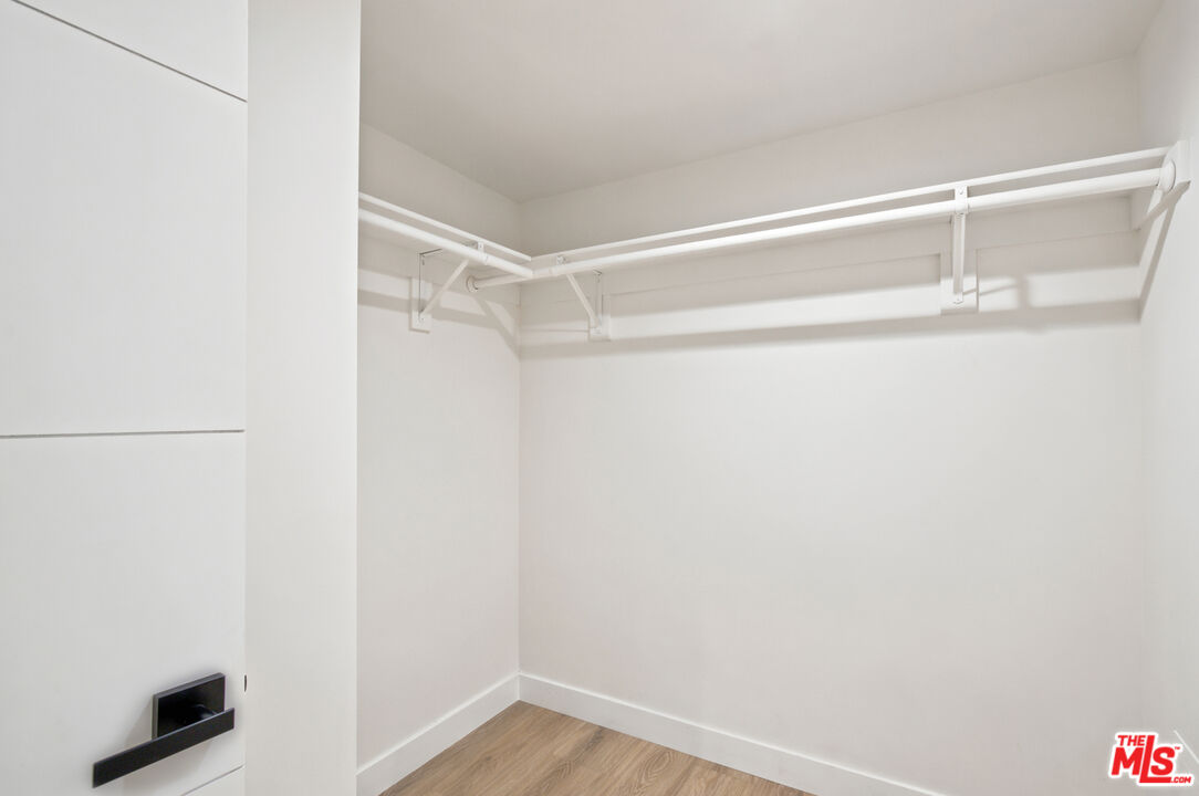 1434 N Poinsettia Pl Unit: 307