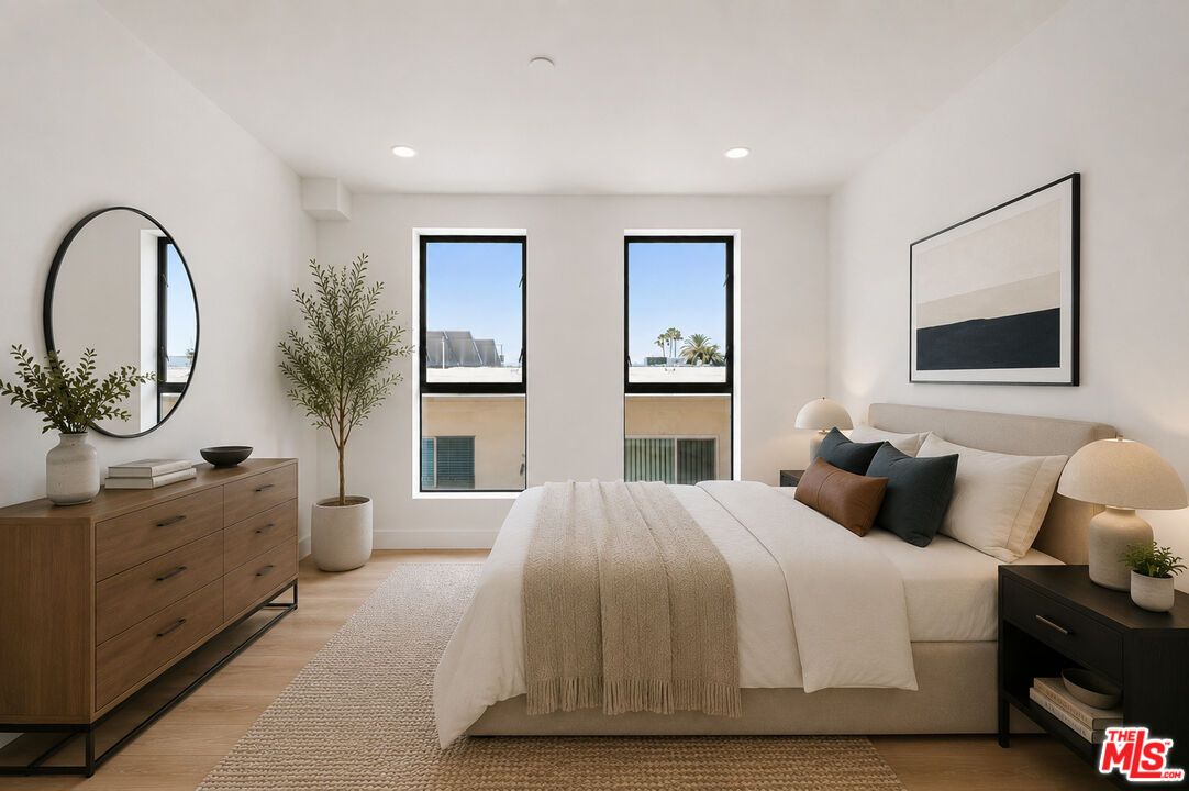 1434 N Poinsettia Pl Unit: 307