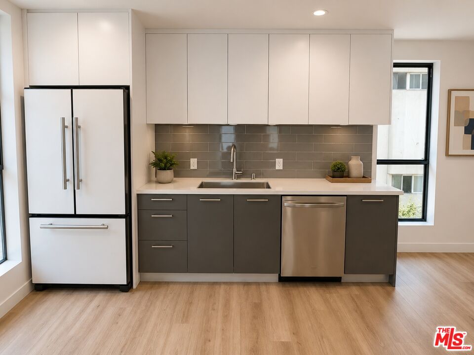 1434 N Poinsettia Pl Unit: 307