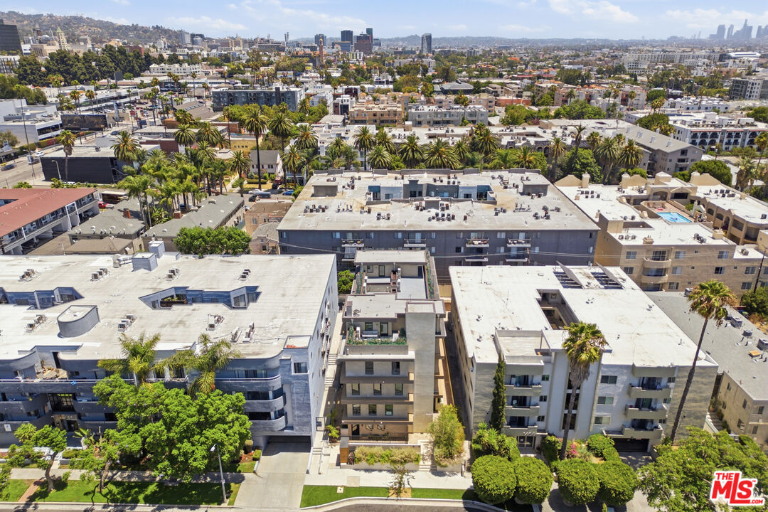 1434 N Poinsettia Pl Unit: 306