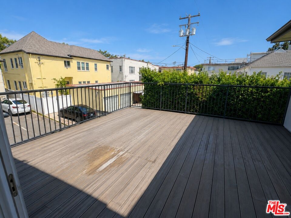 447 S Palm Dr Unit: 6