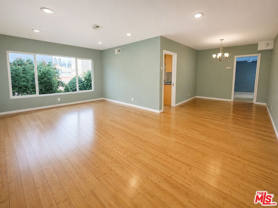 447 S Palm Dr Unit: 6