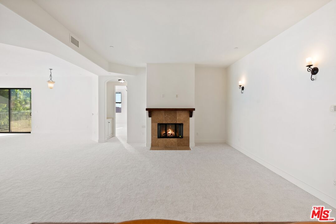 1310 Armacost Ave Unit: 401
