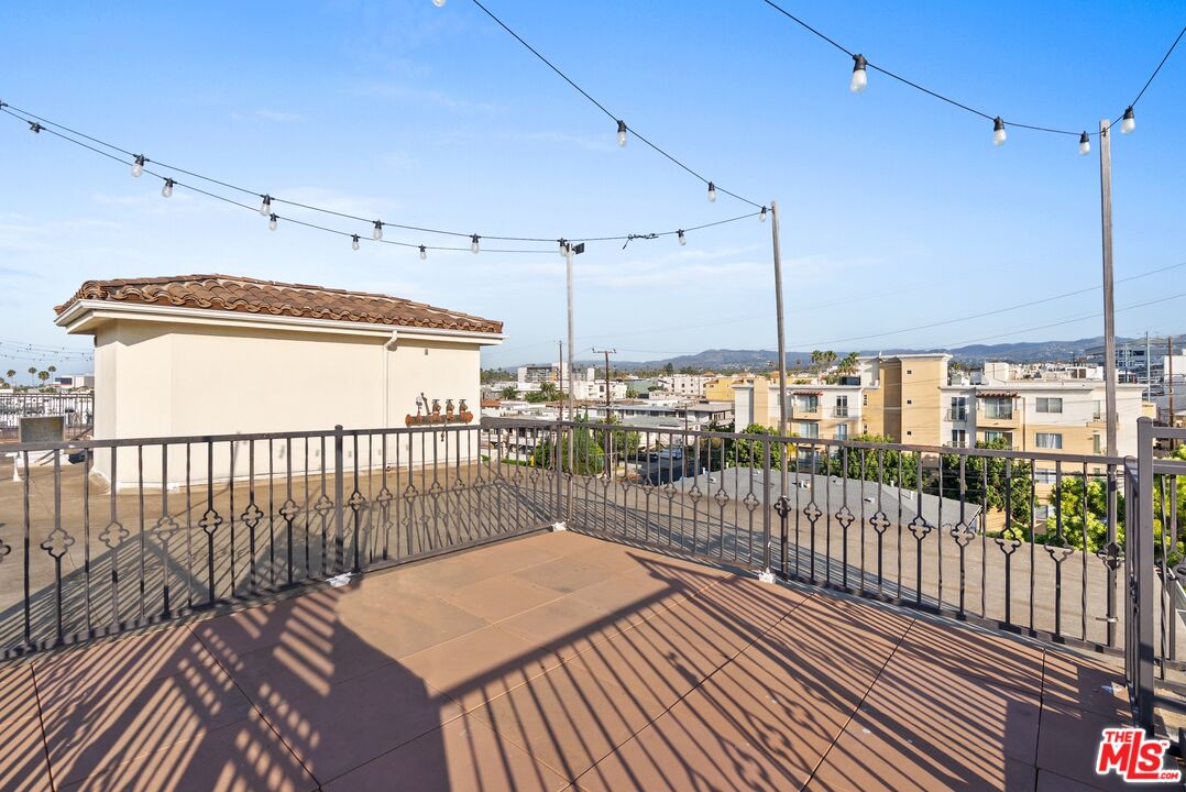1310 Armacost Ave Unit: 401