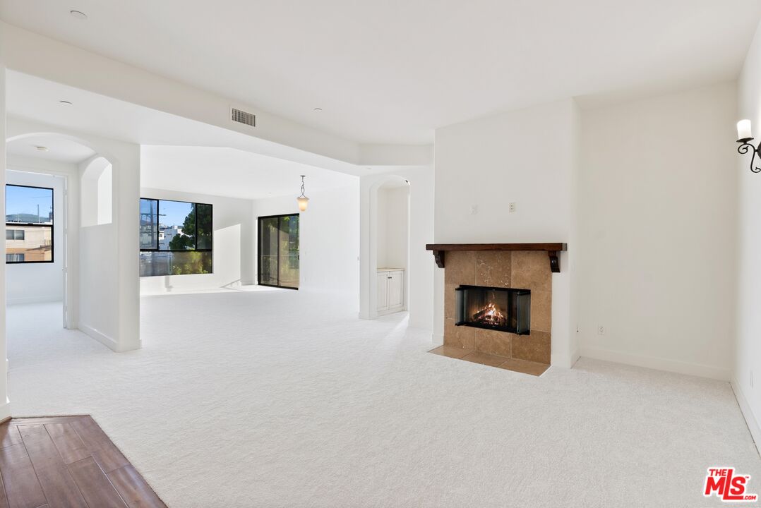 1310 Armacost Ave Unit: 401