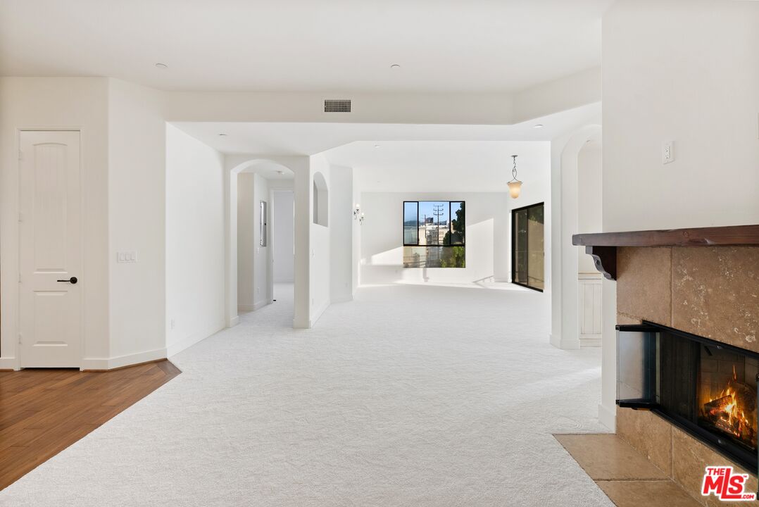 1310 Armacost Ave Unit: 401