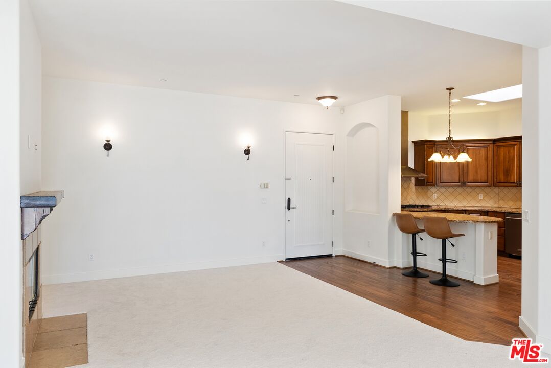 1310 Armacost Ave Unit: 401
