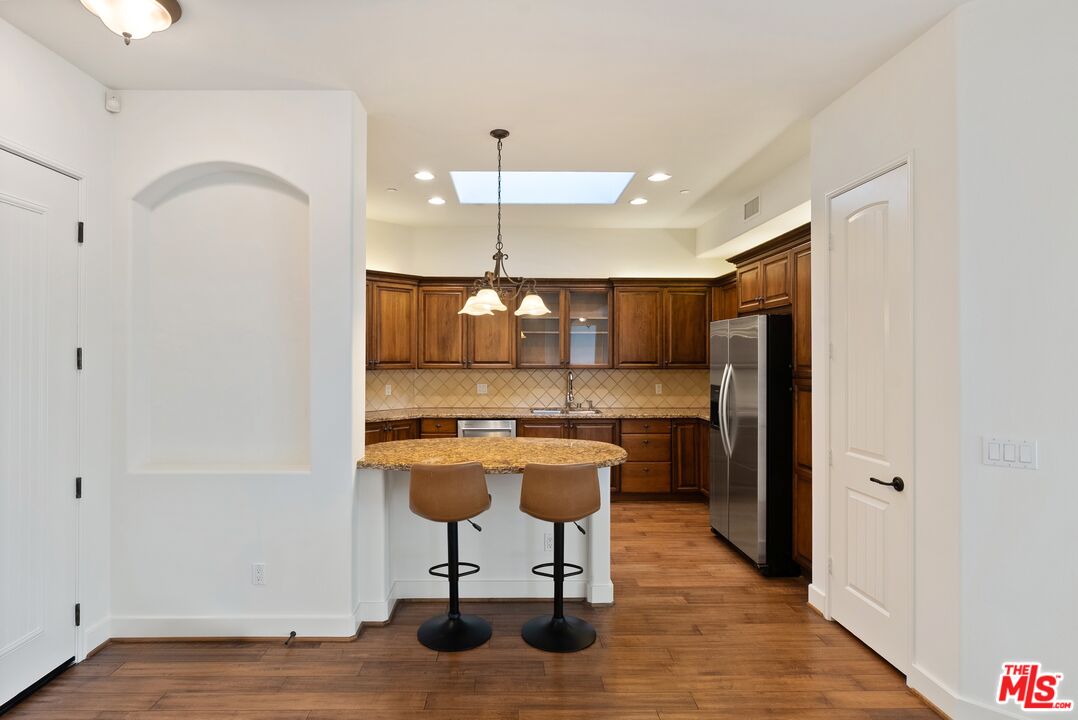 1310 Armacost Ave Unit: 401