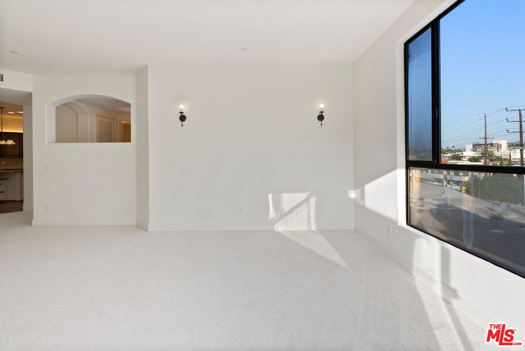 1310 Armacost Ave Unit: 401