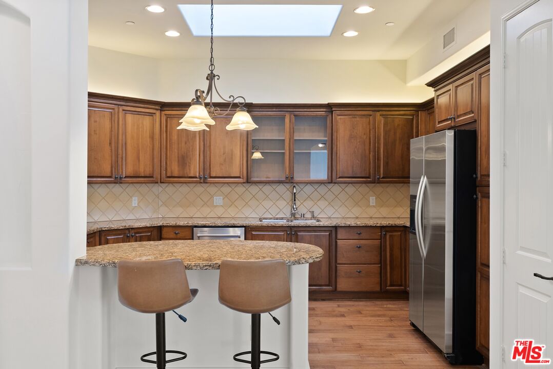 1310 Armacost Ave Unit: 401
