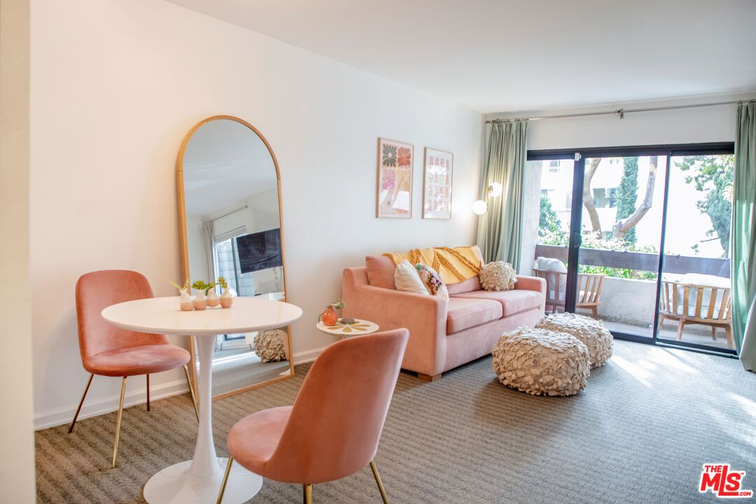950 N Kings Rd Unit: 168