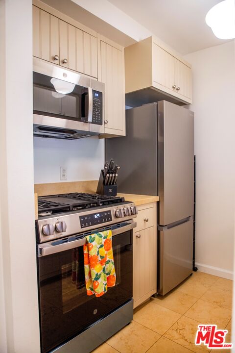 950 N Kings Rd Unit: 168