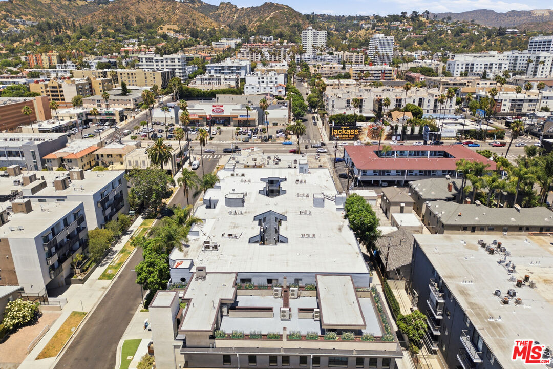 1434 N Poinsettia Pl Unit: 103