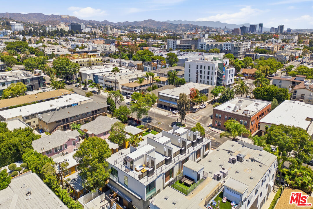 1159 N Formosa Ave Unit: 4