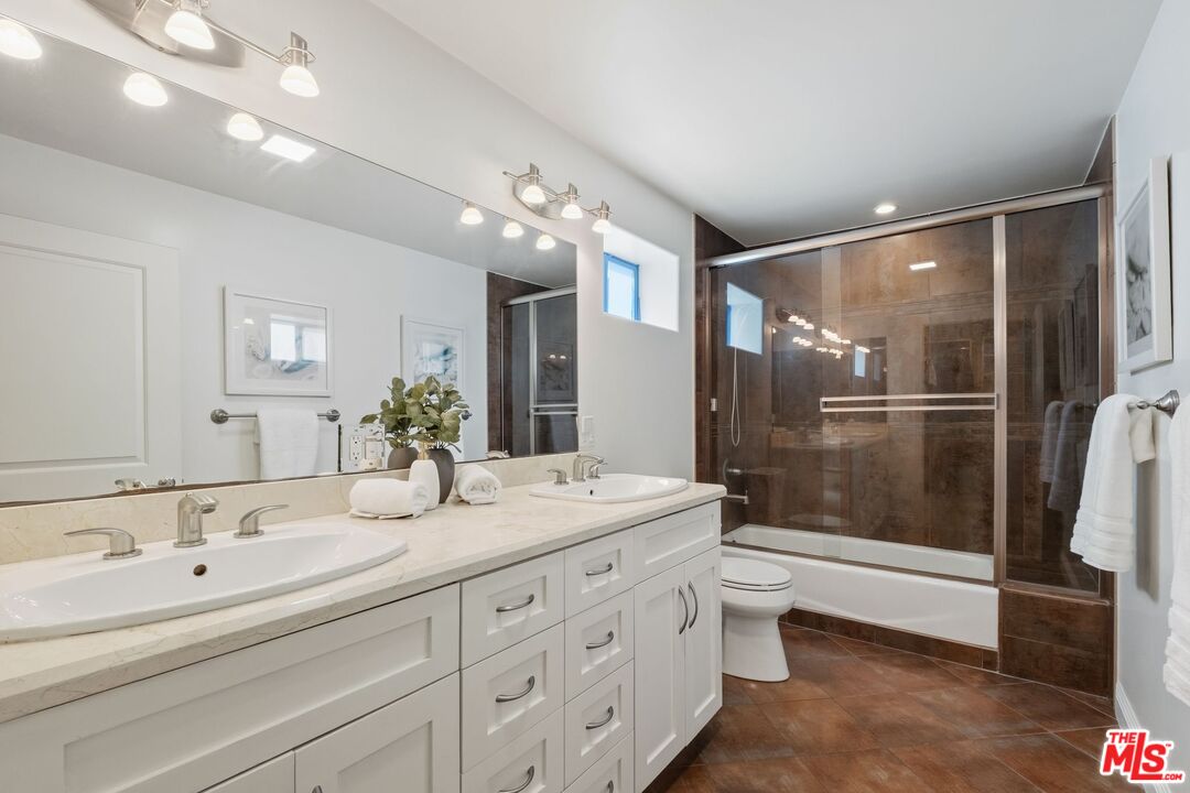 11763 Iowa Ave Unit: 1
