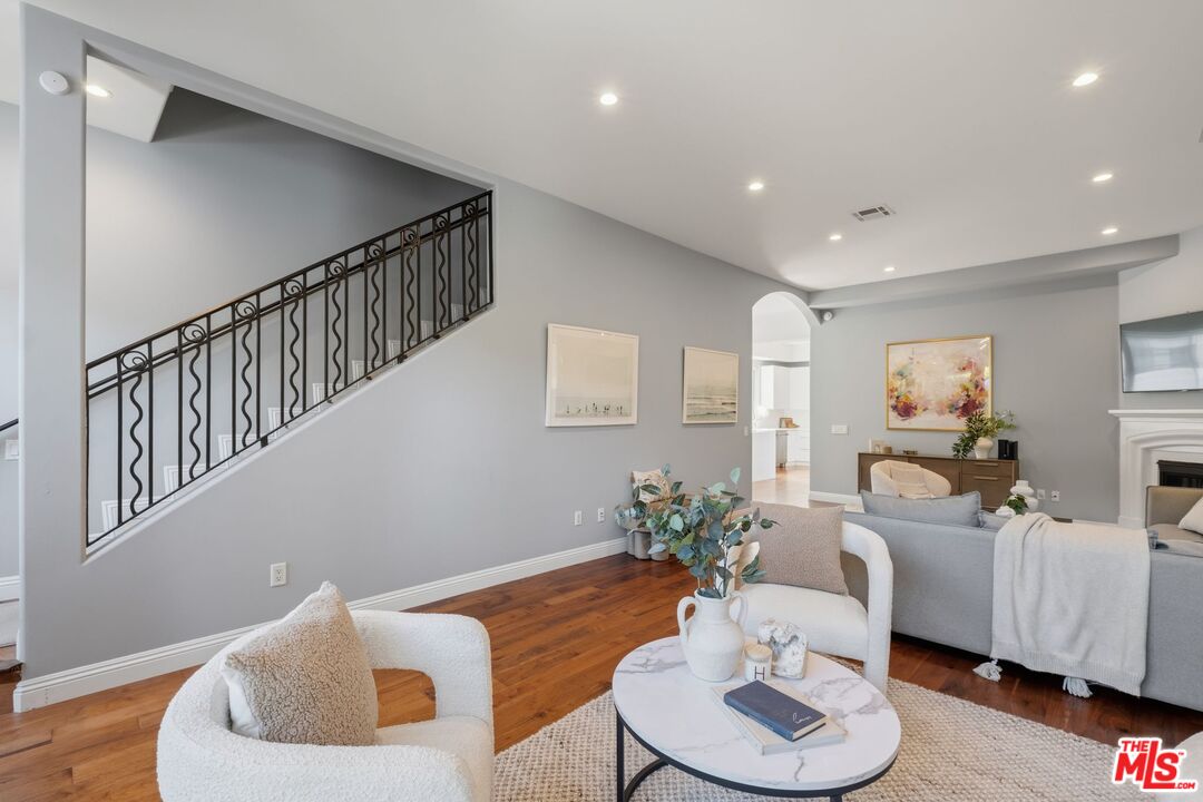 11763 Iowa Ave Unit: 1
