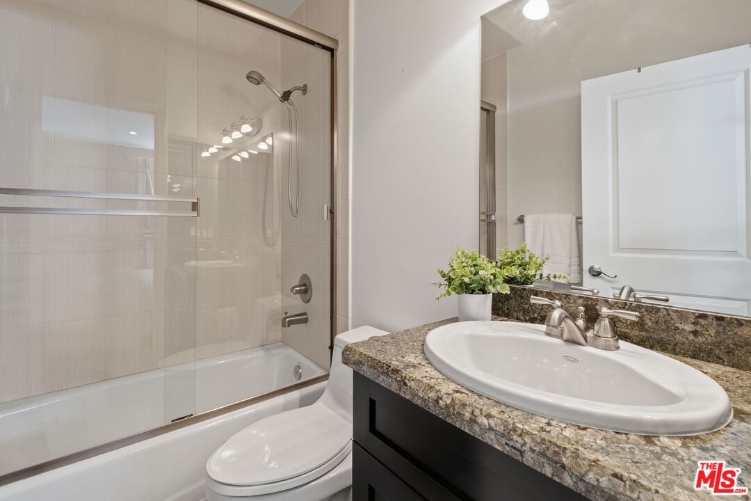 11763 Iowa Ave Unit: 1