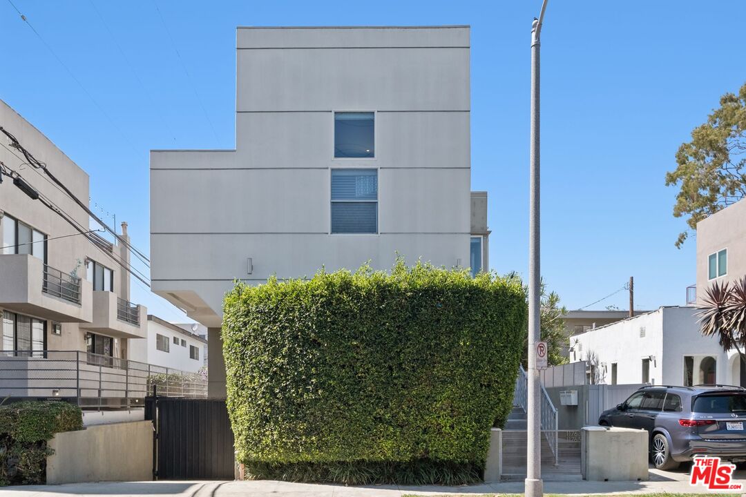 11763 Iowa Ave Unit: 1