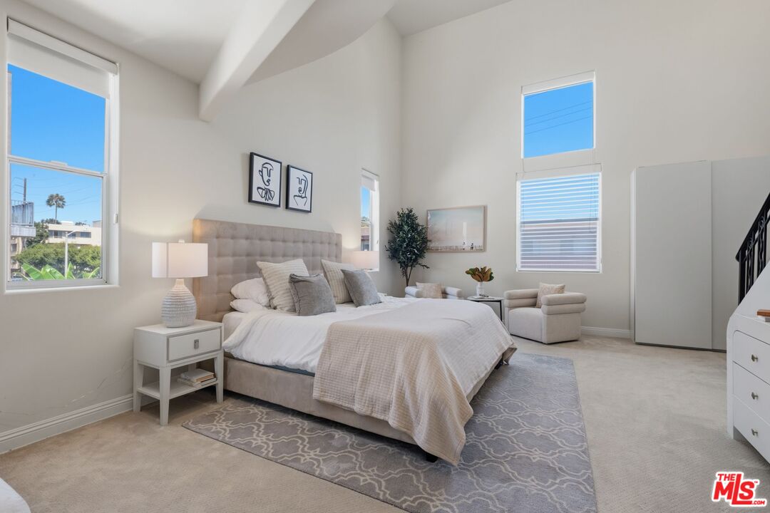 11763 Iowa Ave Unit: 1
