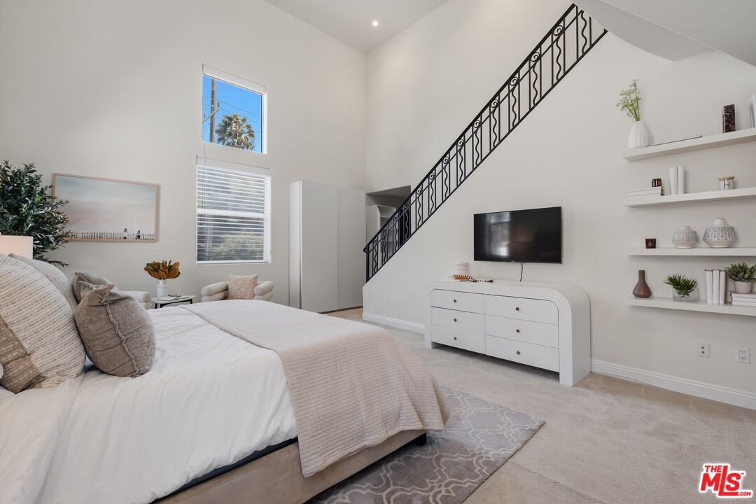 11763 Iowa Ave Unit: 1