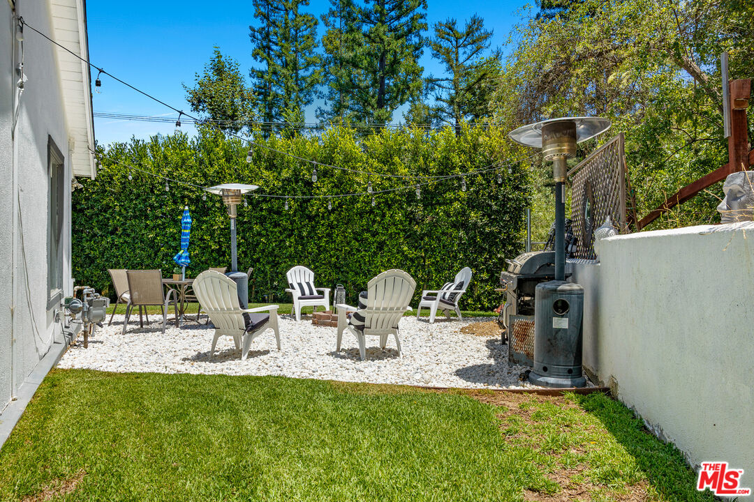 2485 Benedict Canyon Dr