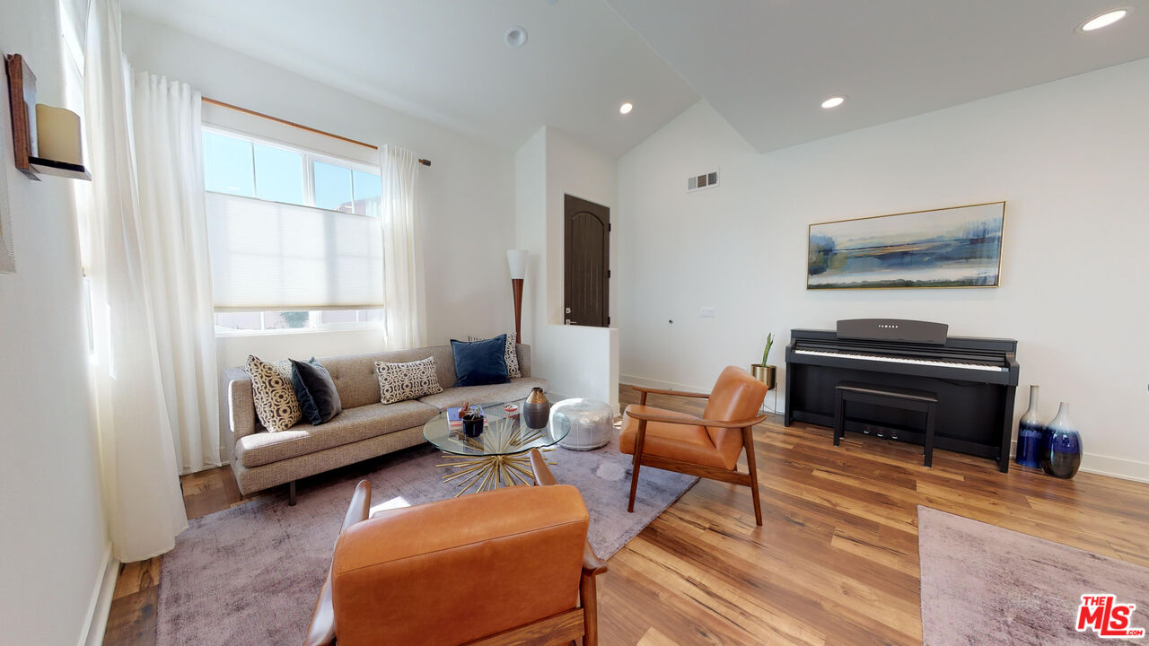 19725 Corbin Ln
