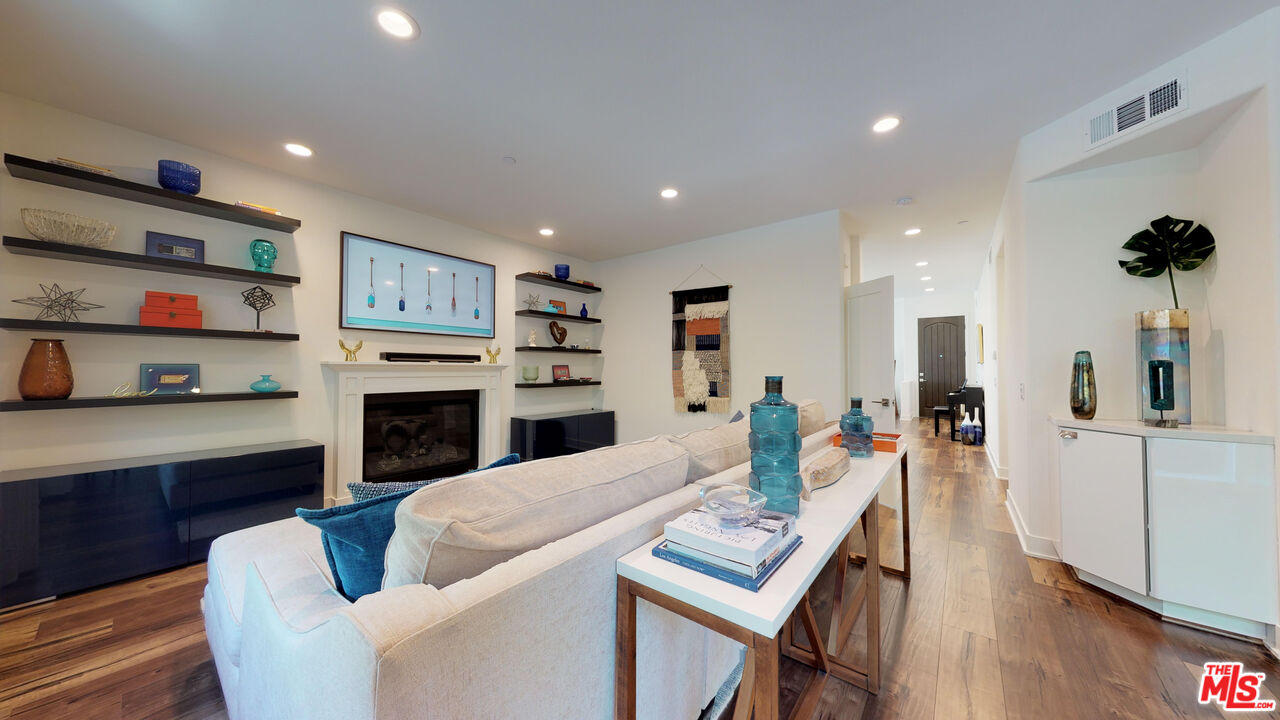 19725 Corbin Ln
