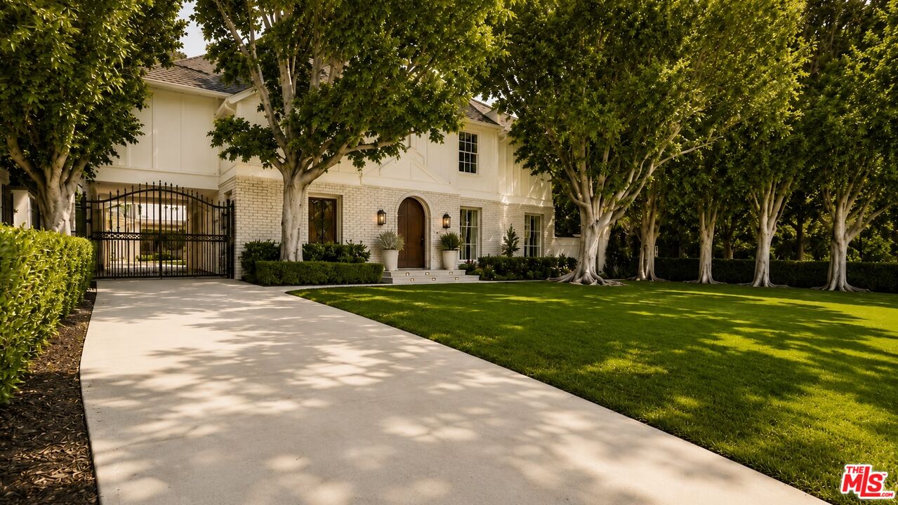 612 N Bedford Dr