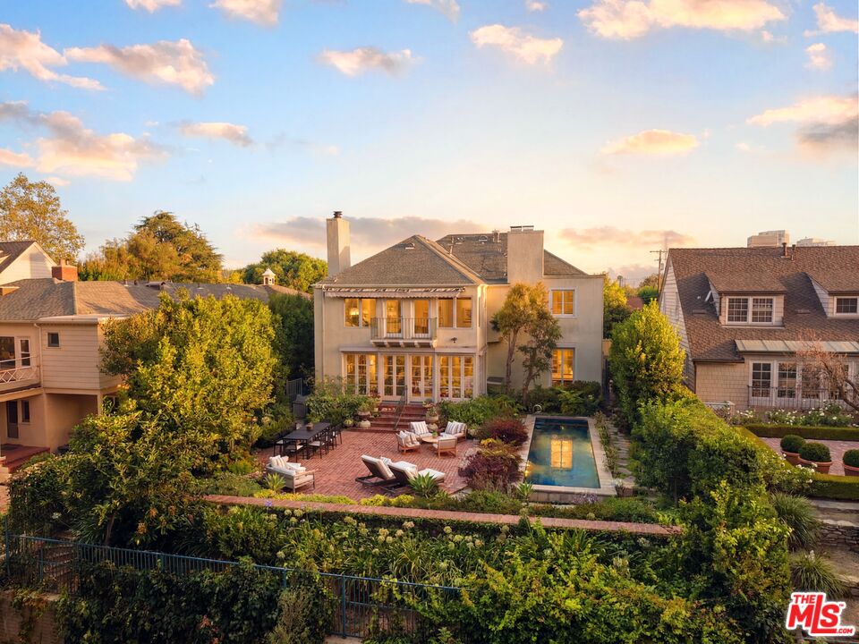 1506 Club View Dr