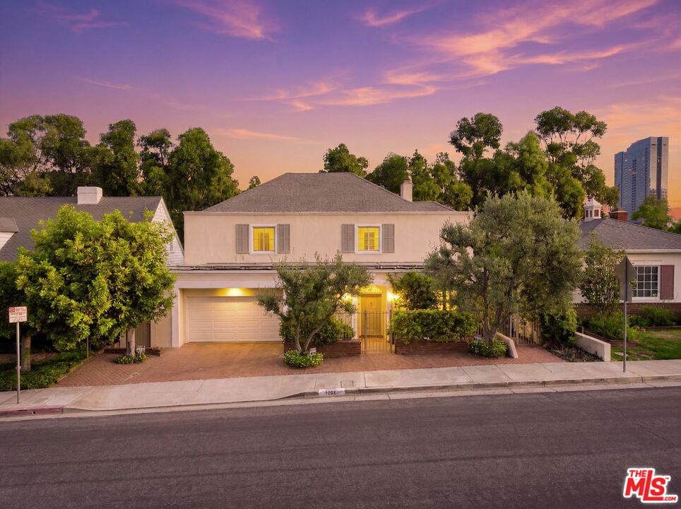 1506 Club View Dr