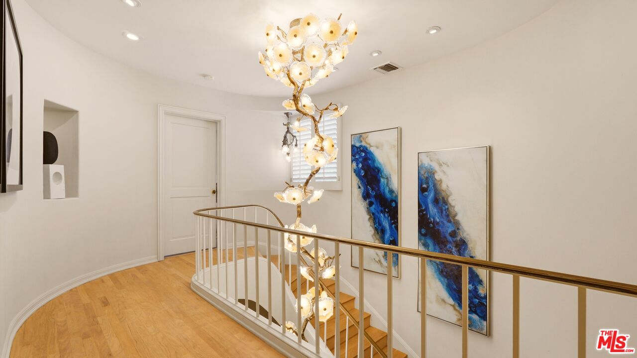 1506 Club View Dr
