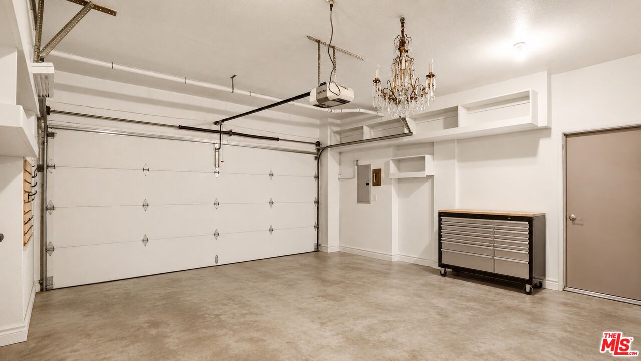 1506 Club View Dr